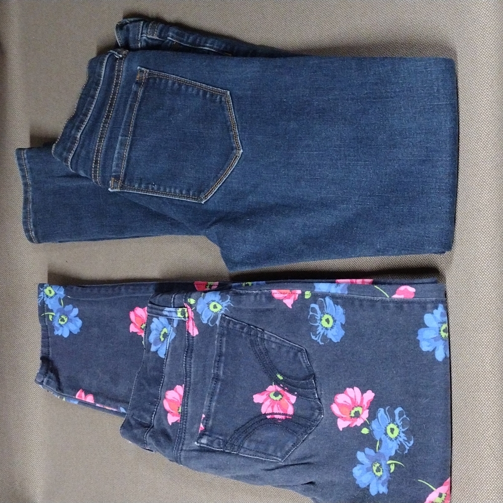2 pair jeans/Hollister & Banana Republic